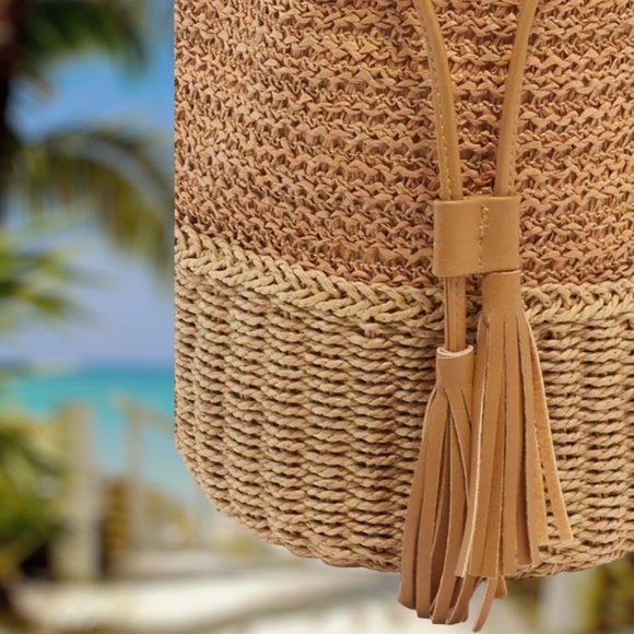 NEW DIRECTIONS Natural Straw Basket Bucket Bag - Picture 4 of 12